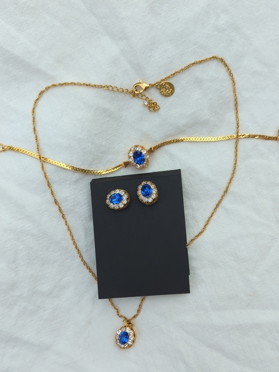 AdF Jewelry - Vintage ADF 4 Piece Set Sapphire And Diamond Colored Crystals